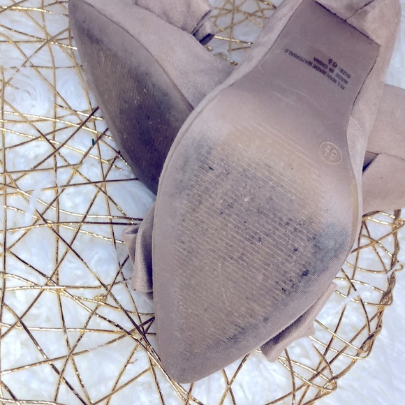 💛🧡 - Nude/Tan Heels with Bow - Picture 5 of 6